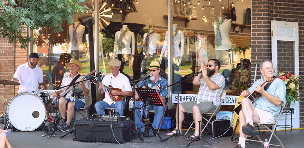 Band playing in Enid's Arts & Entertainment District